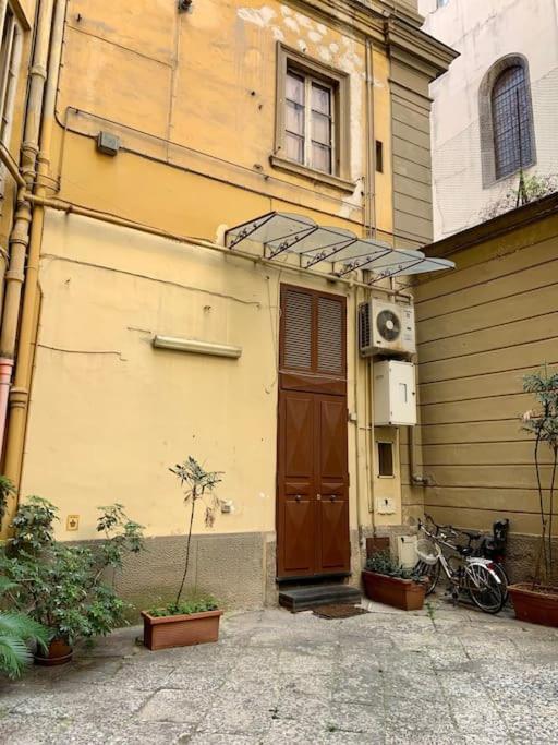 Room 24 - Appartamento Centralissimo Napoli Dış mekan fotoğraf