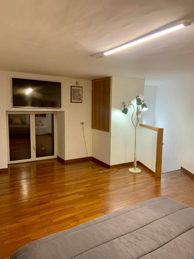 Room 24 - Appartamento Centralissimo Napoli Dış mekan fotoğraf